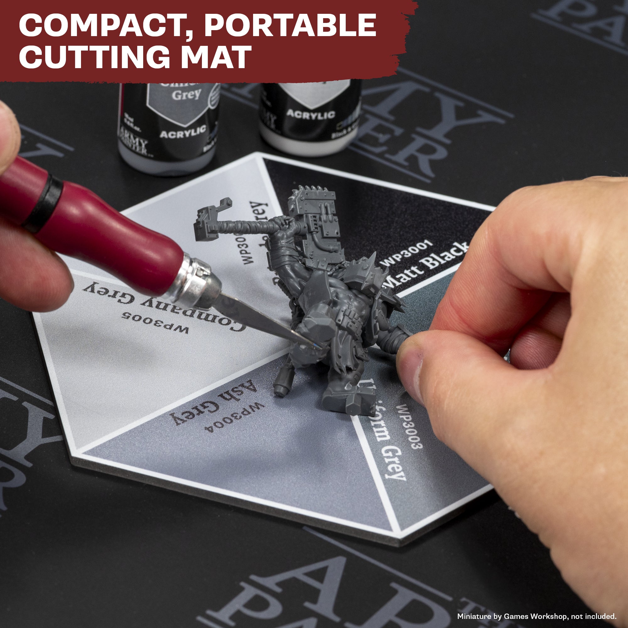the-army-painter-hex-cutting-mat-tapis-d-coupe-noir-et-gris image 2