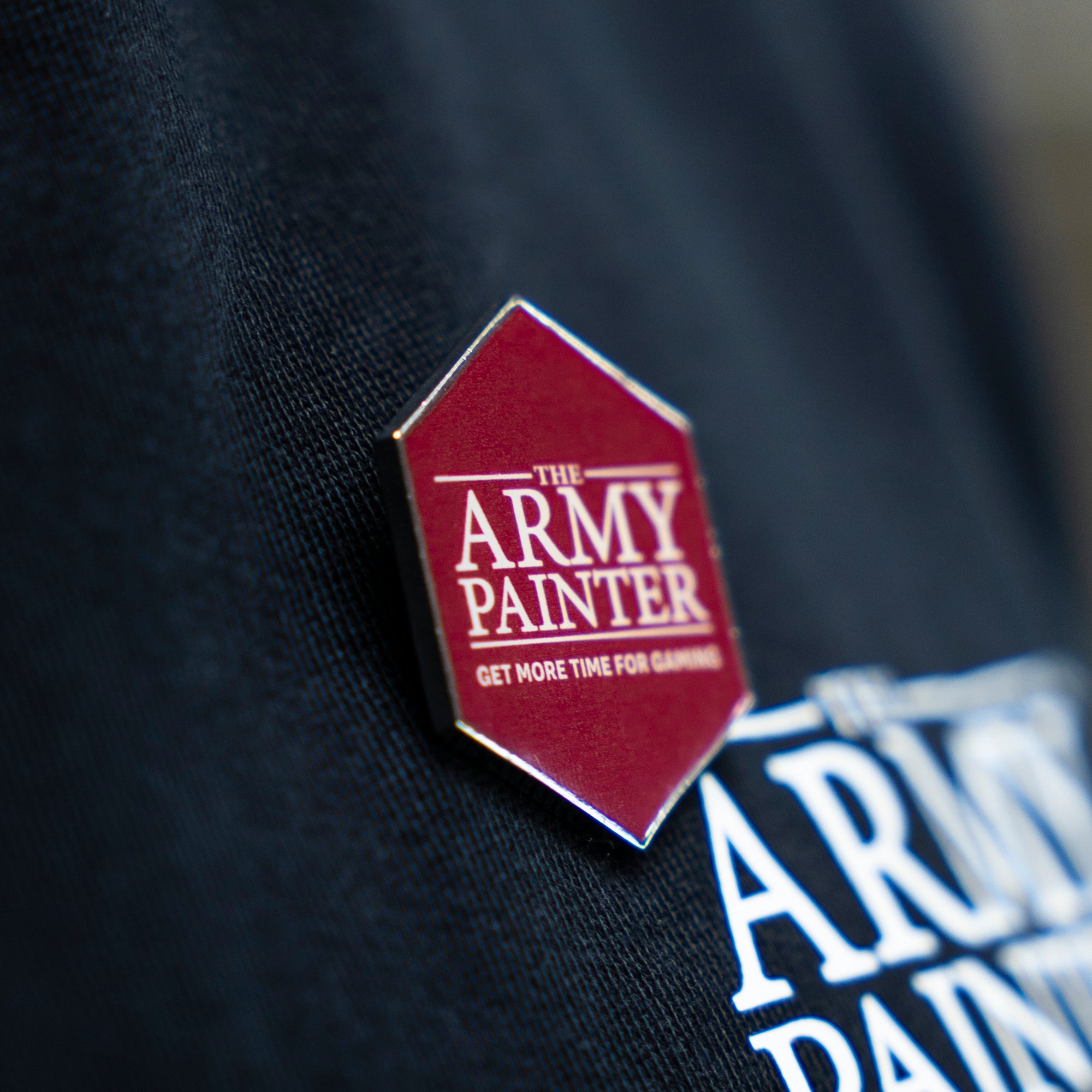 the-army-painter-merchandise-pin-s-red-hex-badge-mail image 2