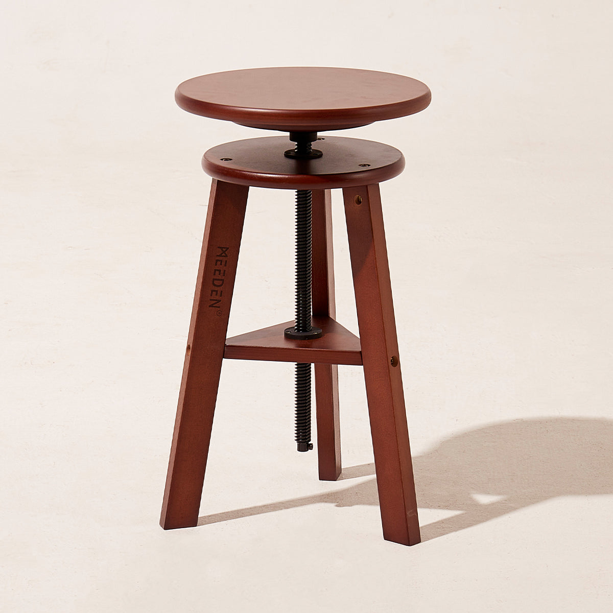 meeden-g-005-tabouret-dessin-bois-r-glable-noyer-2 image 1