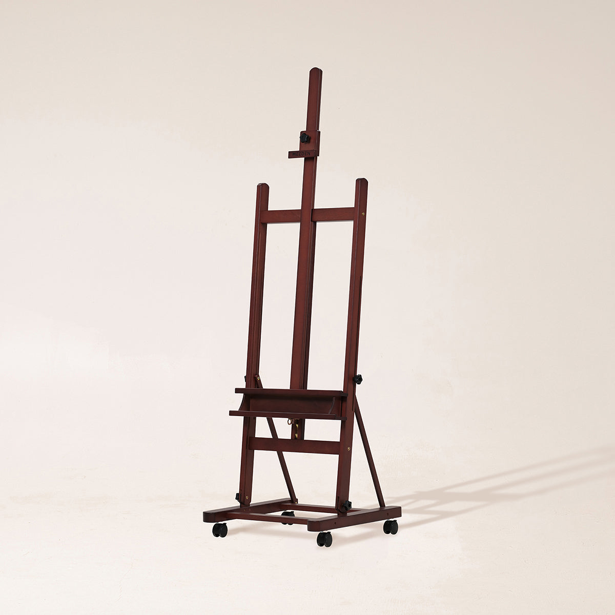 meeden-floor-easels-chevalet-h-h-tre-noyer-w02 image 1