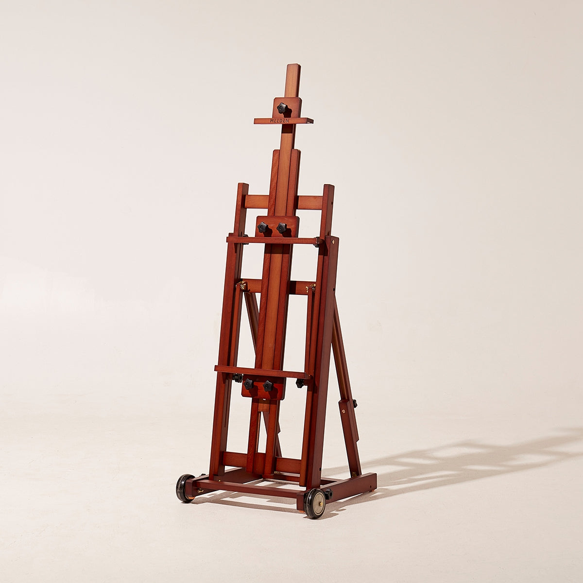 meeden-floor-easels-chevalet-atelier-w14-noyer-fonc image 1